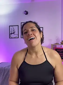 leiablack Adlı Modelin Canlı XXX Sohbeti