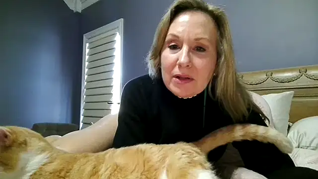 Lisaisluscious: διαδικτυακό σόου στην κάμερα