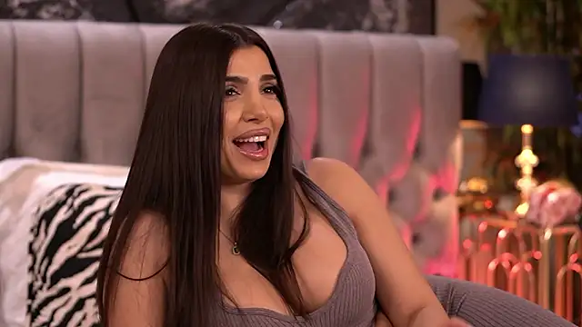 NicoleCellini's Live XXX Chat