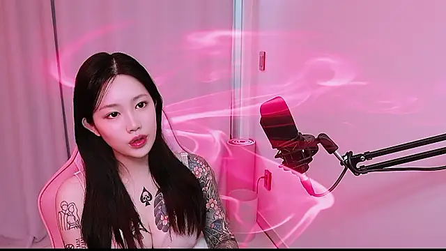 MISA_02: διαδικτυακό σόου στην κάμερα