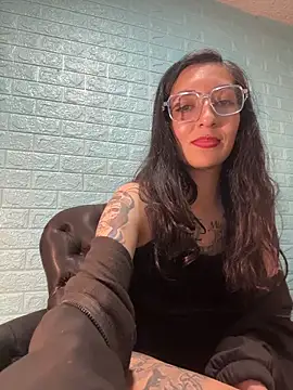 Show modela SALOME_KORLAND na web-kameri