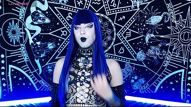 Pokazy przed kamerką – naomi_satan