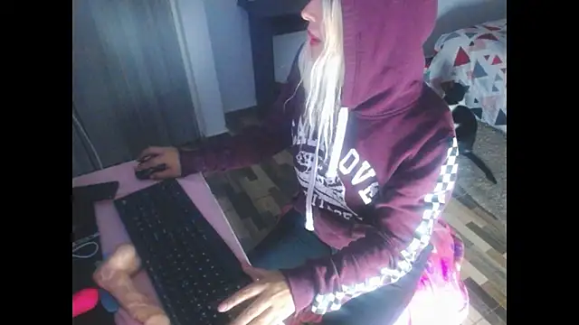 Chat +18 de mystica_25 ao vivo