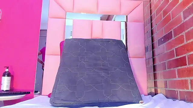 دردشة Baby_doll_XOXO الجنسية المباشرة