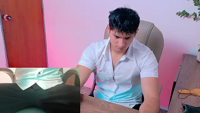 KaelSwitch Adlı Modelin Web Kamerası Şovu