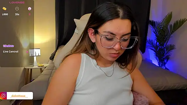 dakottaa_ Live XXX-chat