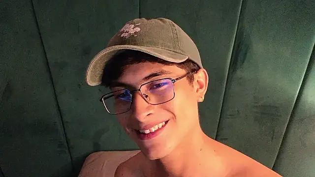 Aaron_Eze 网络视讯表演