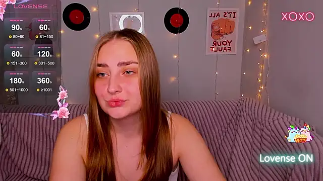 MilliStrii 现场XXX聊天