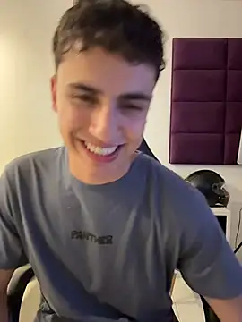 AdrianRinaldi Adlı Modelin Web Kamerası Şovu