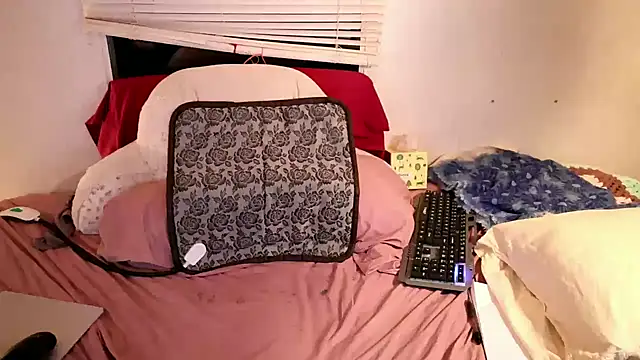 xxpixeyxx's Live XXX Chat