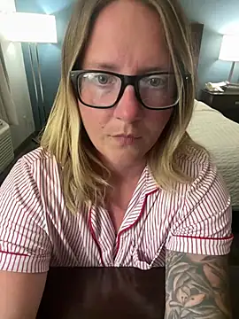 دردشة _ElizabethLove_ الجنسية المباشرة