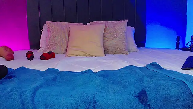 Chatroom XXX en direct de Toyboy_richard