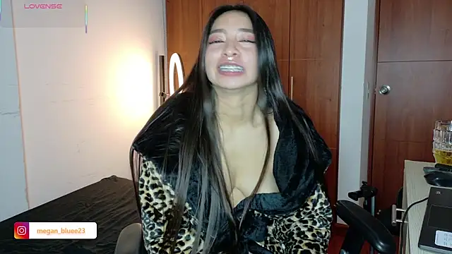 Chat +18 de megan_bluee23 ao vivo