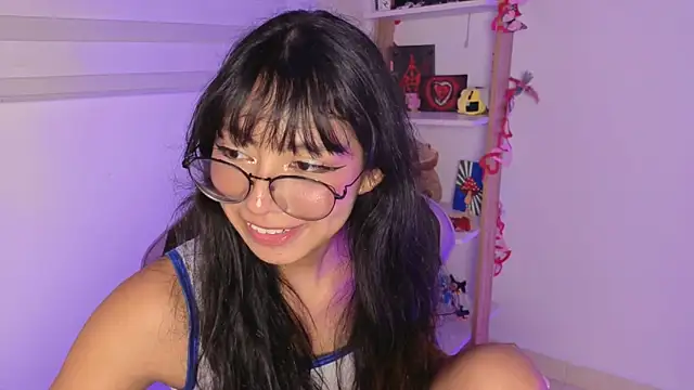 Chat +18 de Yommi_Winx ao vivo