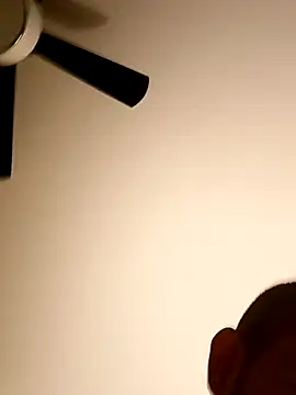 Pokazy przed kamerką – CumDumpPig83