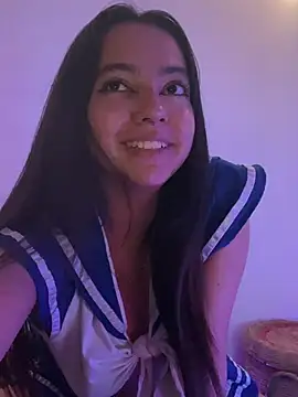 laraa_rous' Live XXX Chat