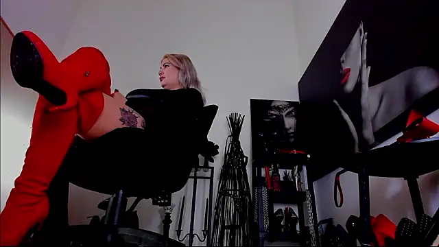 Chat XXX en directo de MistressDemi