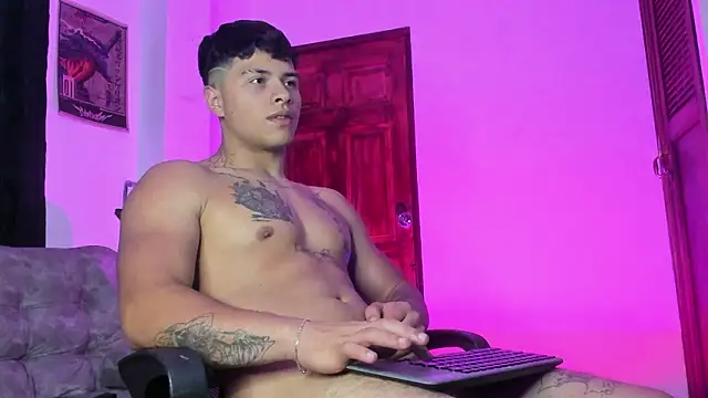 Dominic_Biker__ Adlı Modelin Web Kamerası Şovu