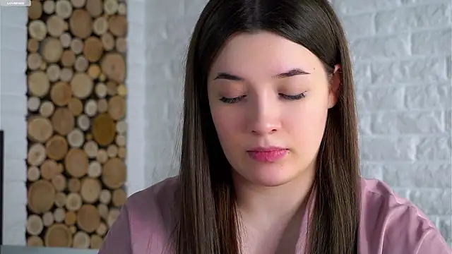 LowOncoming Chat XXX live