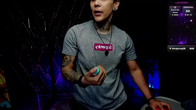 ZhoeStrongのライブXXXチャット