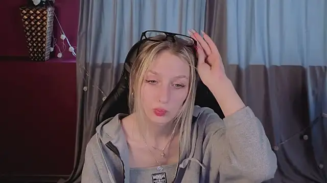 Akiro_Kim7's Live XXX Chat