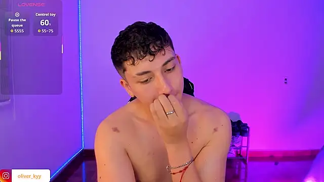 oliver_kyy Chat XXX live
