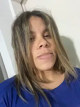 Chatroom XXX en direct de AngelaBlondee