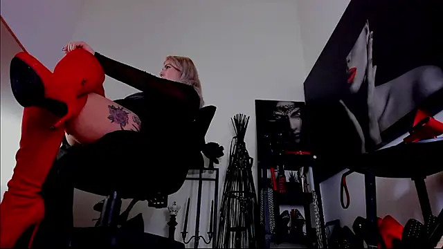 MistressDemi Live XXX-Chat
