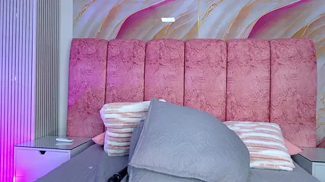 emmacurvy's Live XXX Chat