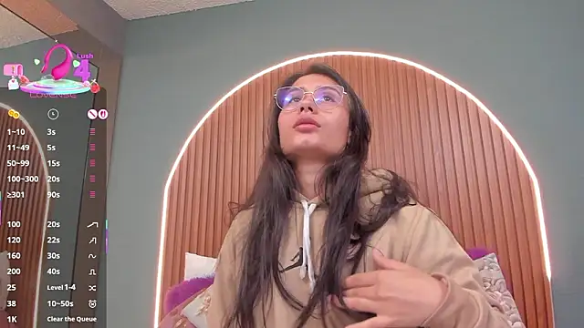 NayeCloud's Live XXX Chat