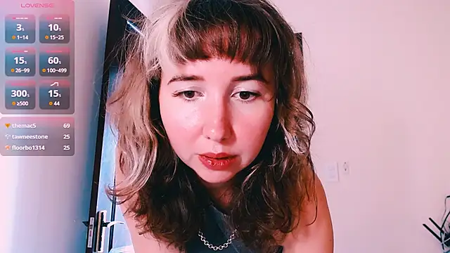 Cosmo_Riri লাইভ XXX চ্যাট