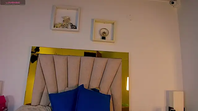 vahiolet_fuentes élő XXX-chatje