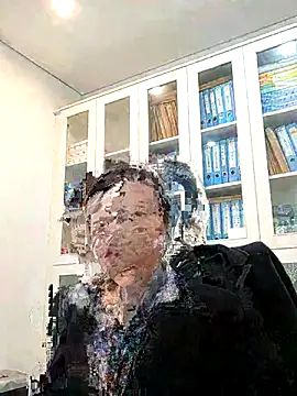 Show modela ialnuyoa_h na web-kameri