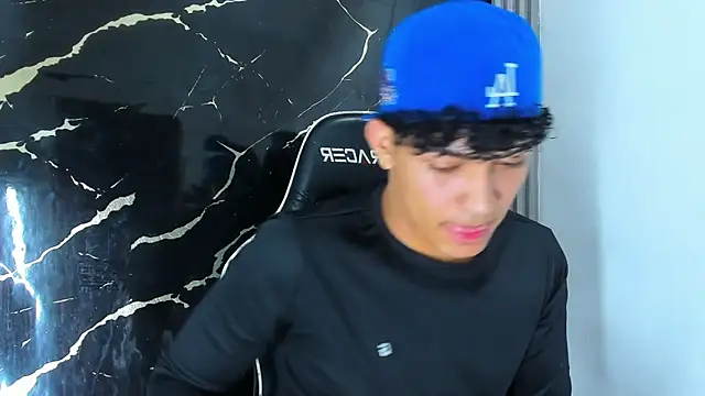 jamescurly00 Chat XXX in diretta