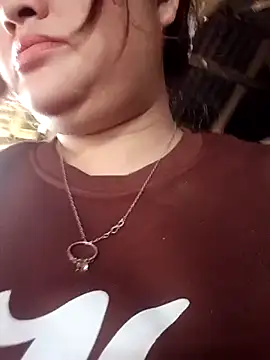 Bee-bgolden live XXX chat