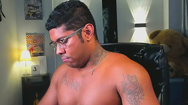 LEONHDZ Adlı Modelin Web Kamerası Şovu