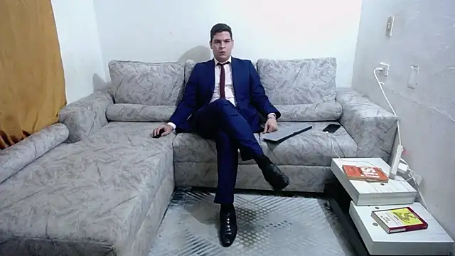 Victor_Maitland: απευθείας συνομιλία ΧΧΧ