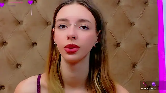 CoraVex's Live XXX Chat