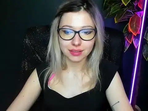 loveHeidi Chat XXX live