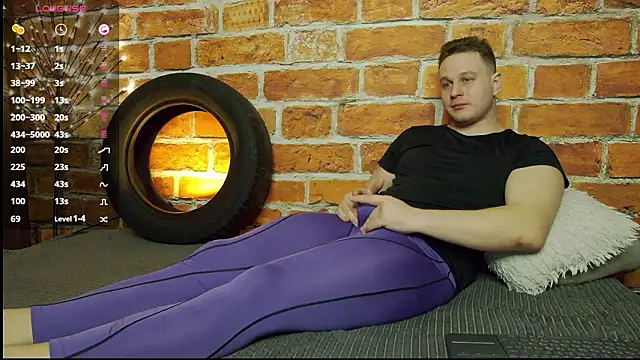 Онлайн чат XXX charlie_smiley