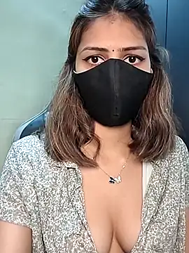 Isha_Sax Adlı Modelin Canlı XXX Sohbeti