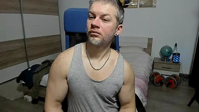 Онлайн чат XXX RobbyShawz