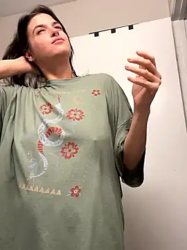 SafeinouterSpace Chat XXX live