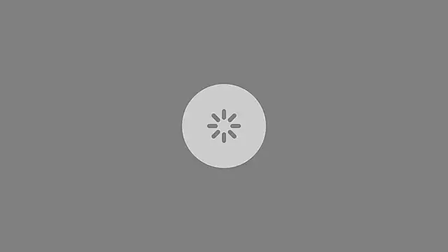 EYEzIAM: διαδικτυακό σόου στην κάμερα