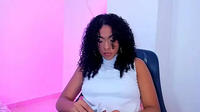 sasha_fox00 Adlı Modelin Canlı XXX Sohbeti