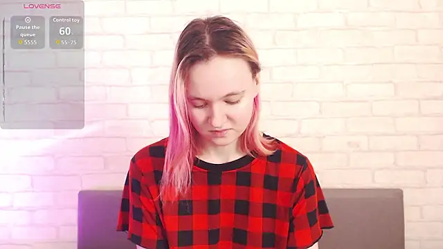 Ericha_Stone Adlı Modelin Canlı XXX Sohbeti