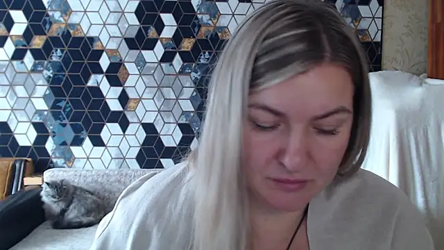 NikaSkylink Adlı Modelin Canlı XXX Sohbeti