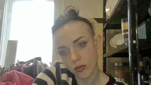 Trinsy_Love's Live XXX Chat