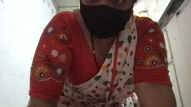 Rubysinghsexy Adlı Modelin Canlı XXX Sohbeti