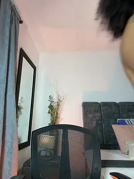 Chatroom XXX en direct de kem_hott